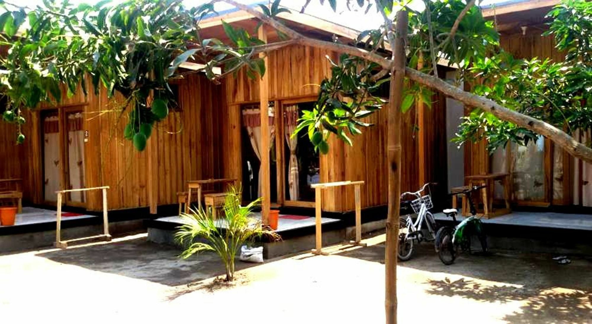 Beach Box Bungalow Gili Trawangan Bagian luar foto